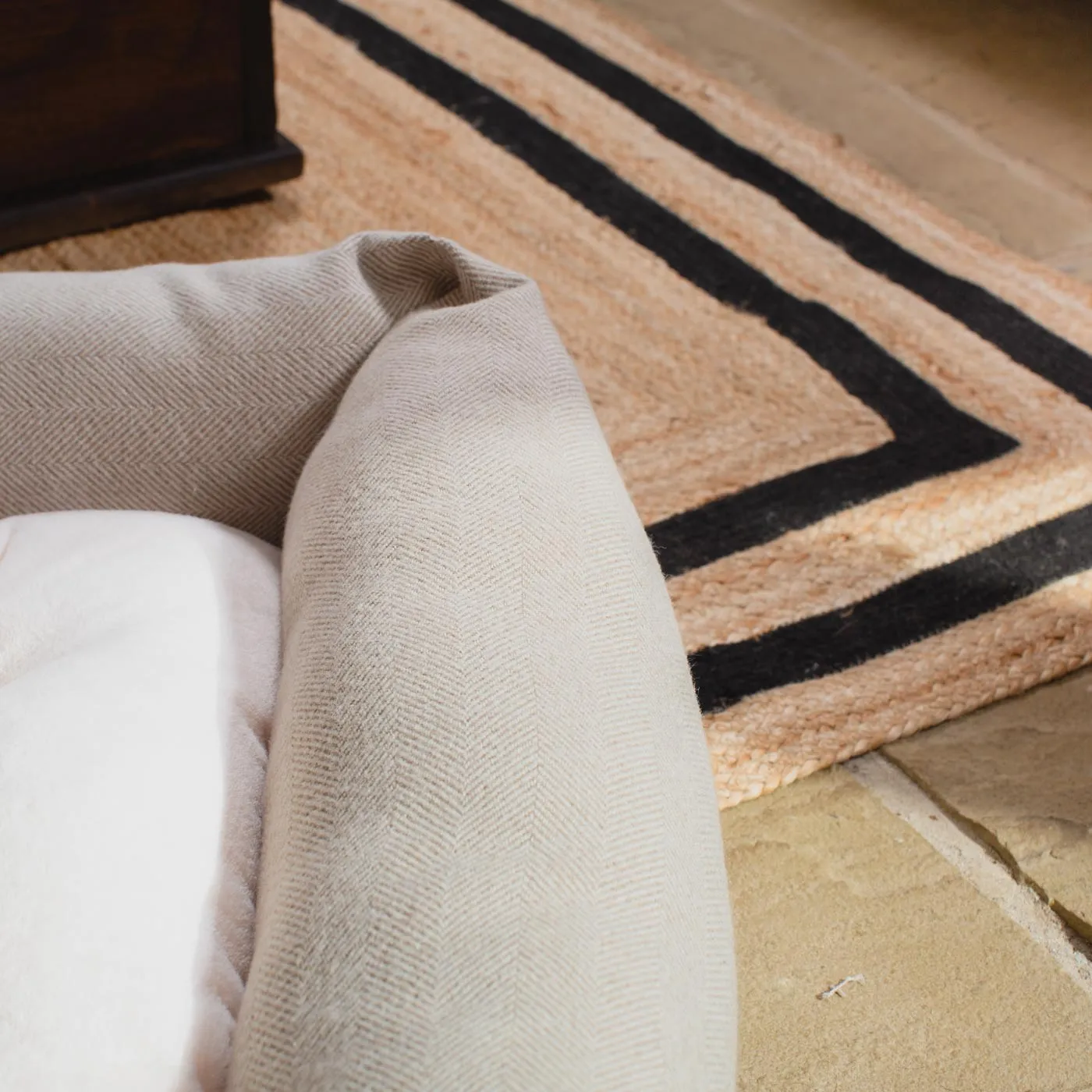 Box Bed in Herringbone Tweed by Lords & Labradors