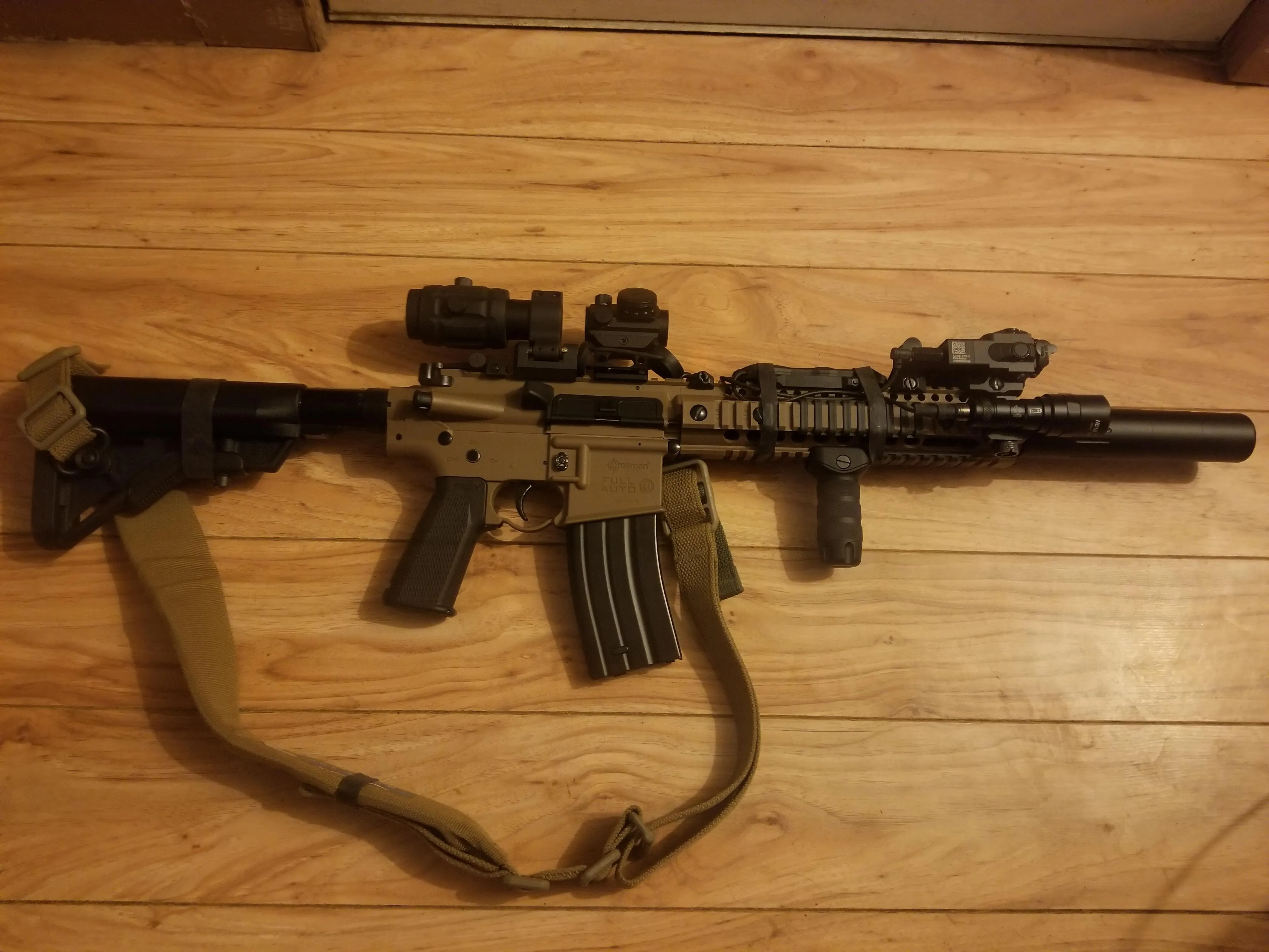 CROSMAN R1 FULL AUTO BB RIFLE 10 GAS 1500 BB'S