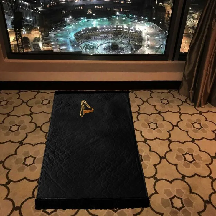 Luxury Velvet Embossed Prayer Mat/Jaye Namaz