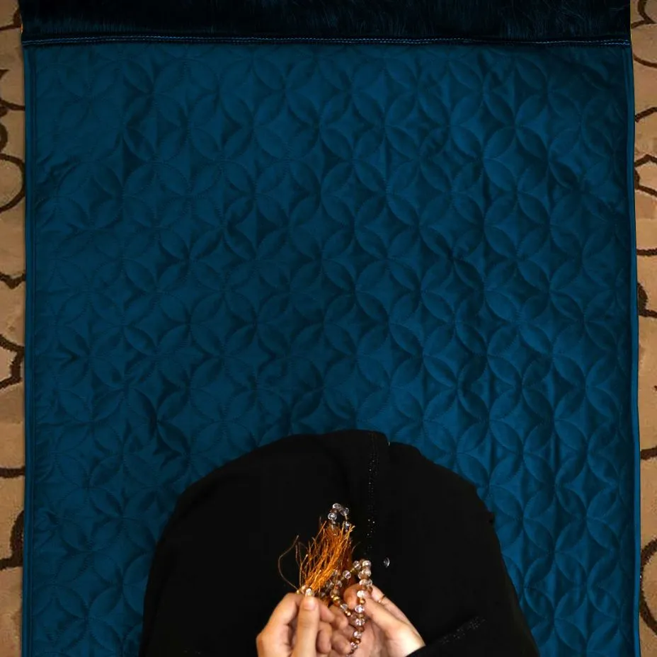 Luxury Velvet Embossed Prayer Mat/Jaye Namaz
