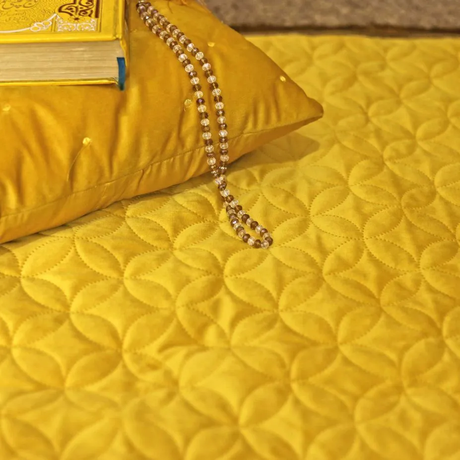 Luxury Velvet Embossed Prayer Mat/Jaye Namaz