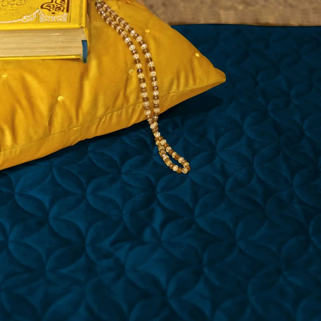 Luxury Velvet Embossed Prayer Mat/Jaye Namaz